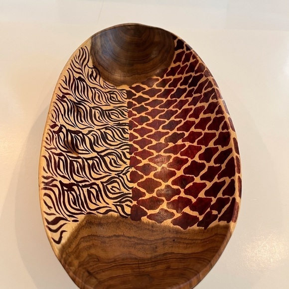 Large African Wooden Oval Bowl - Picture 8 of 8